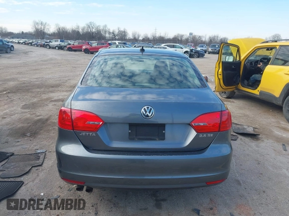 2012 Volkswagen Jetta SE с VIN 3VWDX7AJXCM358671, выставлен на аукционе IAAI как лот 41647447 с пробегом 105 722 миль миль и . История ставок и продаж доступна на DreamBid. Изображение 16.