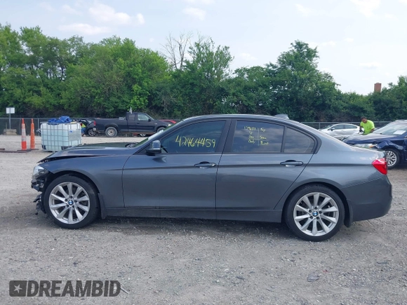 2018 BMW 3 Series 320i xDrive z VIN WBA8A3C55JA358857, wystawiony jako IAAI lot #42464459 z przebiegiem 72 068 mil mil oraz . Historia ofert i sprzedaży dostępna na DreamBid. Obrazek 15.