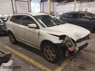 2016 Volvo XC60 T5 Drive-E with VIN YV440MDJ0G2920301, listed as a IAAI auction lot 40956289 with 137,565 mi miles. Bid and sale history available at carsss.com. Image 1.