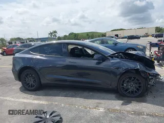2025 Tesla Model 3 Long Range z VIN 5YJ3E1EBXSF909124, wystawiony jako IAAI lot #42015297 z przebiegiem Nie podano mil oraz . Historia ofert i sprzedaży dostępna na DreamBid. Obrazek 12.