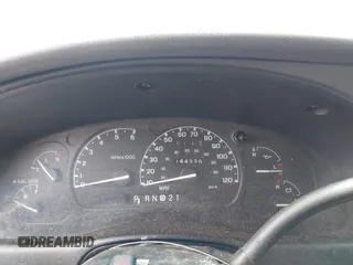 2001 Ford Ranger XL z VIN 1FTYR10D01PB33657, wystawiony jako IAAI lot #42186492 z przebiegiem 144 336 mil mil oraz . Historia ofert i sprzedaży dostępna na DreamBid. Obrazek 7.