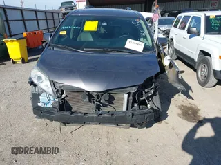 2020 Toyota Sienna XLE Auto Access Seat with VIN 5TDYZ3DC9LS049133, listed as a IAAI auction lot 41705488 with 62,216 mi miles. Bid and sale history available at carsss.com. Image 6.