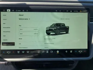 2023 Rivian R1T Adventure z VIN 7FCTGBAA6PN029702, wystawiony jako Copart lot #49833425 z przebiegiem 6608 mil mil oraz Szkody całkowita. Historia ofert i sprzedaży dostępna na DreamBid. Obrazek 9.