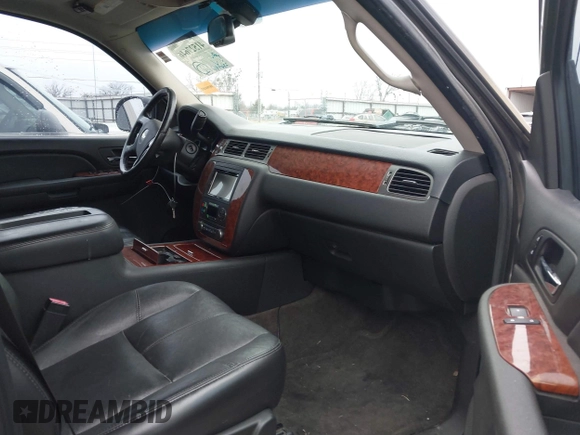 2007 Chevrolet Avalanche 1LT with VIN 3GNEC12057G202104, listed as a IAAI auction lot 41527646 with 236,496 mi miles and . Bid and sale history available at DreamBid. Image 5.