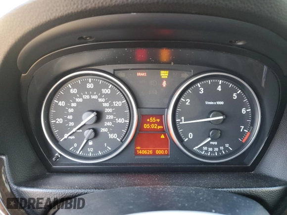2011 BMW 3 Series 328i z VIN WBAPH7G59BNL85966, wystawiony jako Copart lot #49182085 z przebiegiem 140 626 mil mil oraz Szkoda całkowita • Salvage title. Historia ofert i sprzedaży dostępna na DreamBid. Obrazek 9.