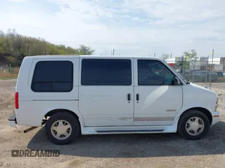 1995 Chevrolet Astro Cargo Van with VIN 1GBDM19W2SB148388, listed as a IAAI auction lot 42126915 with 135,062 mi miles. Bid and sale history available at carsss.com. Image 13.