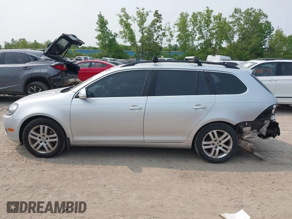 2014 Volkswagen Jetta TDI w/Sunroof & Nav z VIN 3VWPL7AJ3EM618503, wystawiony jako IAAI lot #42352147 z przebiegiem 94 341 mil mil oraz . Historia ofert i sprzedaży dostępna na DreamBid. Obrazek 14.