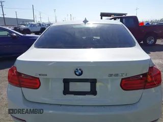 2013 BMW 3 Series 320i xDrive с VIN WBA3C3C55DF980712, выставлен на аукционе IAAI как лот 42317269 с пробегом 114 528 миль миль и . История ставок и продаж доступна на DreamBid. Изображение 17.