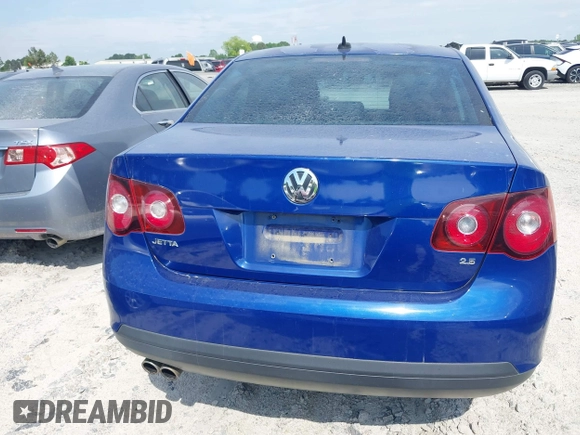 2009 Volkswagen Jetta SE z VIN 3VWRZ71K99M159242, wystawiony jako IAAI lot #42200917 z przebiegiem 226 285 mil mil oraz . Historia ofert i sprzedaży dostępna na DreamBid. Obrazek 17.