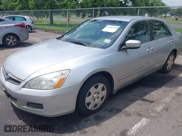 2007 Honda Accord LX with VIN 1HGCM56467A033681, listed as a IAAI auction lot 42680186 with 181,997 mi miles and . Bid and sale history available at DreamBid. Image 2.
