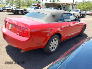 2007 Ford Mustang Deluxe z VIN 1ZVFT84N475282577, wystawiony jako IAAI lot #42239652 z przebiegiem 141 048 mil mil oraz . Historia ofert i sprzedaży dostępna na DreamBid. Obrazek 4.
