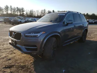 2018 Volvo XC90 Momentum with VIN YV4102XK3J1191879, listed as a Copart auction lot 39257523 with 28,551 mi miles. Bid and sale history available at carsss.com. Image 1.