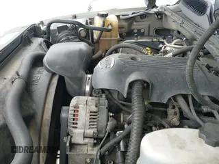 2001 Chevrolet Silverado 2500HD LS z VIN 1GCHK23U01F197127, wystawiony jako IAAI lot #42894034 z przebiegiem 423 848 mil mil oraz . Historia ofert i sprzedaży dostępna na DreamBid. Obrazek 12.