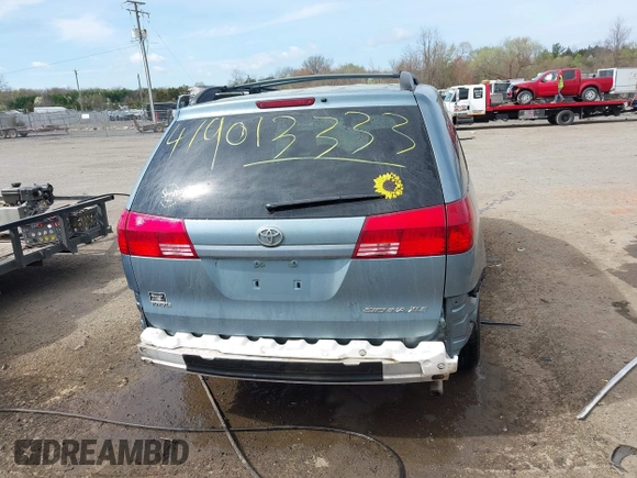 2005 Toyota Sienna XLE with VIN 5TDZA22C15S236748, listed as a IAAI auction lot 41901333 with 254,436 mi miles. Bid and sale history available at carsss.com. Image 16.