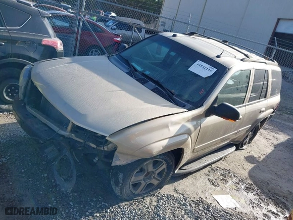 2005 Chevrolet TrailBlazer LS with VIN 1GNDS13S852370517, listed as a IAAI auction lot 41532145 with 464,559 mi miles. Bid and sale history available at carsss.com. Image 2.