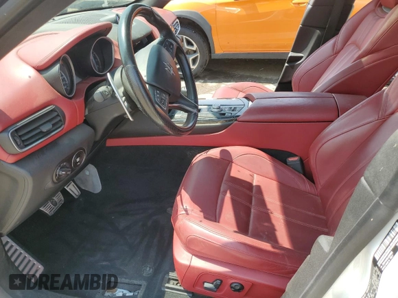 2018 Maserati Levante GranSport z VIN ZN661XUSXJX259582, wystawiony jako Copart lot #56030025 z przebiegiem Nie podano mil oraz Czysty tytuł • Clean title. Historia ofert i sprzedaży dostępna na DreamBid. Obrazek 7.