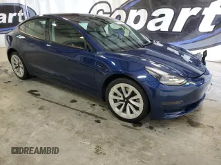 2022 Tesla Model 3 with VIN 5YJ3E1EA5NF372643, listed as a Copart auction lot 54096985 with 43,438 mi miles and Clean Title. Bid and sale history available at DreamBid. Image 4.