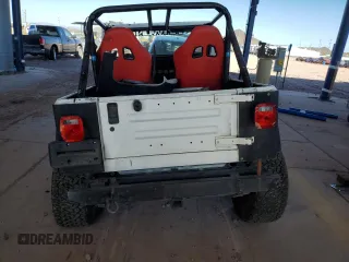 1988 Jeep Wrangler with VIN 2BCCZ8116JB540866, listed as a Copart auction lot 43832395 with 136,243 mi miles and Salvage Title. Bid and sale history available at carsss.com. Image 10.