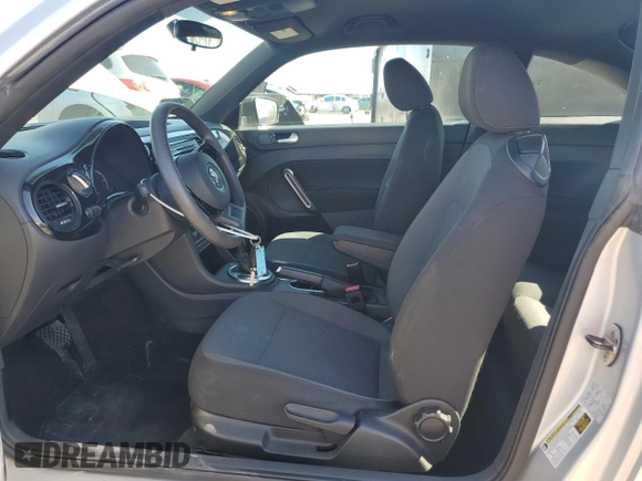 2014 Volkswagen Beetle Entry с VIN 3VWF17AT6EM642555, выставлен на аукционе Copart как лот 46953805 с пробегом 95 153 миль миль и Списание • Salvage title. История ставок и продаж доступна на DreamBid. Изображение 7.