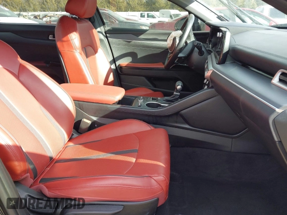 2024 Kia K5 GT-Line z VIN 5XXG64J24RG247893, wystawiony jako IAAI lot #41424100 z przebiegiem 23 184 mil mil oraz . Historia ofert i sprzedaży dostępna na DreamBid. Obrazek 5.