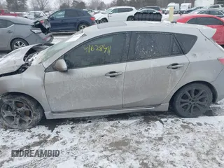 2011 Mazda 3 S Grand Touring z VIN JM1BL1M67B1417049, wystawiony jako IAAI lot #41628411 z przebiegiem 178 790 mil mil oraz . Historia ofert i sprzedaży dostępna na DreamBid. Obrazek 15.