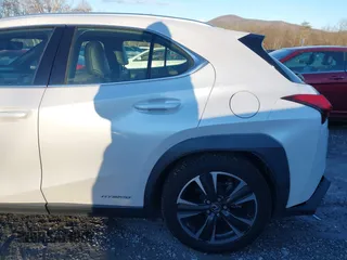 2019 Lexus UX with VIN JTHU9JBH3K2014755, listed as a IAAI auction lot 41320738 with 47,867 mi miles. Bid and sale history available at carsss.com. Image 19.