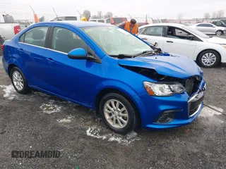 2018 Chevrolet Sonic LT z VIN 1G1JD5SHXJ4120089, wystawiony jako IAAI lot #41447426 z przebiegiem 42 931 mil mil oraz . Historia ofert i sprzedaży dostępna na DreamBid. Obrazek 1.