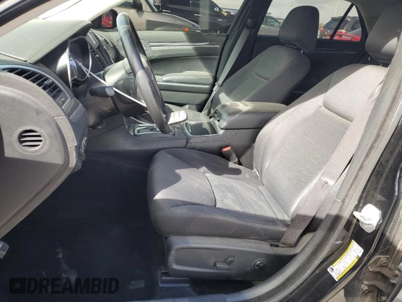 2019 Chrysler 300 Touring with VIN 2C3CCAAG6KH755596, listed as a Copart auction lot 47433935 with 60,668 mi miles and Salvage Title. Bid and sale history available at carsss.com. Image 7.