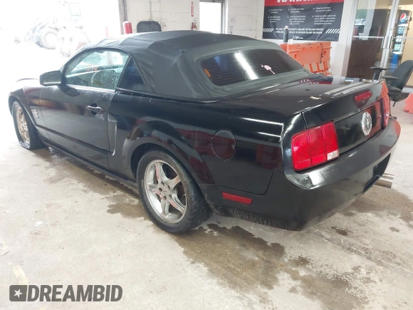 2008 Ford Mustang Deluxe with VIN 1ZVHT84N285117234, listed as a IAAI auction lot 42371134 with 235,658 mi miles and . Bid and sale history available at DreamBid. Image 3.
