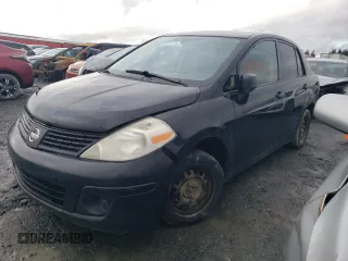2009 Nissan Versa 1.6 z VIN 3N1CC11E09L468737, wystawiony jako Copart lot #51859825 z przebiegiem Nie podano mil oraz Nie do naprawy. Historia ofert i sprzedaży dostępna na DreamBid. Obrazek 1.