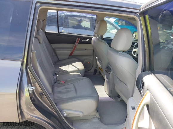 2008 Toyota Highlander Limited with VIN JTEES42A782105255, listed as a IAAI auction lot 41879970 with 255,222 mi miles. Bid and sale history available at carsss.com. Image 8.