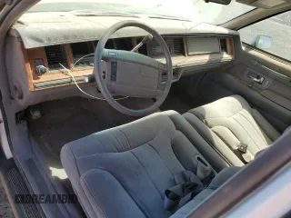 1994 Lincoln Town Car Signature z VIN 1LNLM82W3RY633555, wystawiony jako Copart lot #81430533 z przebiegiem 202 350 mil mil oraz Czysty tytuł • Clean title. Historia ofert i sprzedaży dostępna na DreamBid. Obrazek 8.