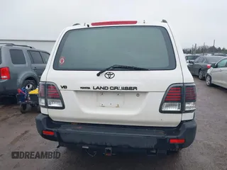 2002 Toyota Land Cruiser with VIN JTEHT05J822023282, listed as a IAAI auction lot 41474924 with 261,331 mi miles. Bid and sale history available at carsss.com. Image 16.