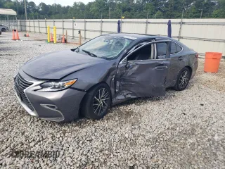 2017 Lexus ES 350 with VIN 58ABK1GG2HU038169, listed as a Copart auction lot 60361045 with 105,969 mi miles and Salvage title. Bid and sale history available at DreamBid. Image 1.