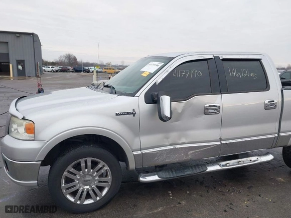 2006 Lincoln Mark LT with VIN 5LTPW18516FJ14952, listed as a IAAI auction lot 41177190 with 0 mi miles. Bid and sale history available at carsss.com. Image 6.