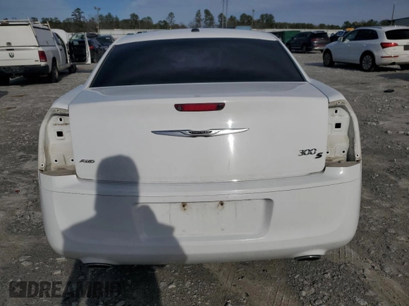 2013 Chrysler 300 S z VIN 2C3CCAGT3DH646620, wystawiony jako Copart lot #44741735 z przebiegiem Nie podano mil oraz Czysty tytuł • Clean title. Historia ofert i sprzedaży dostępna na DreamBid. Obrazek 6.