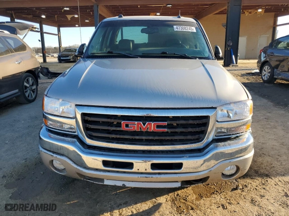 2004 GMC Sierra 1500 Crew Cab SLT with VIN 2GTEC13T841413397, listed as a Copart auction lot 47308245 with 227,232 mi miles and Salvage Title. Bid and sale history available at carsss.com. Image 5.