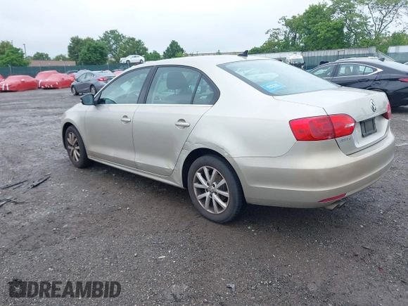 2013 Volkswagen Jetta SE z VIN 3VWDP7AJ9DM213171, wystawiony jako IAAI lot #42278515 z przebiegiem 146 386 mil mil oraz . Historia ofert i sprzedaży dostępna na DreamBid. Obrazek 3.