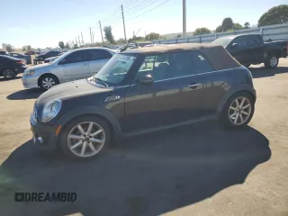 2013 MINI Convertible with VIN WMWZN3C51DT266291, listed as a Copart auction lot 46615095 with 134,832 mi miles and Clean Title. Bid and sale history available at DreamBid. Image 1.
