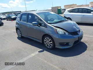 2013 Honda Fit Sport with VIN JHMGE8H5XDC038269, listed as a IAAI auction lot 41937182 with 43,902 mi miles. Bid and sale history available at carsss.com. Image 1.