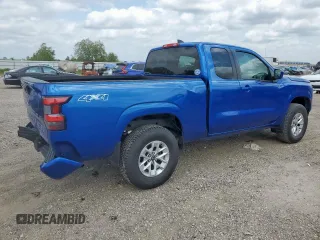 2024 Nissan Frontier SV z VIN 1N6ED1CM9RN670108, wystawiony jako Copart lot #56977805 z przebiegiem 15 430 mil mil oraz Szkoda całkowita • Salvage title. Historia ofert i sprzedaży dostępna na DreamBid. Obrazek 3.