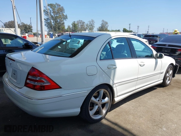 2006 Mercedes-Benz C 230 Sport z VIN WDBRF52H46F772494, wystawiony jako IAAI lot #42202080 z przebiegiem 92 364 mil mil oraz . Historia ofert i sprzedaży dostępna na DreamBid. Obrazek 4.