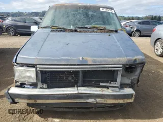 1987 Plymouth Voyager z VIN 2P4FH51G8HR130018, wystawiony jako Copart lot #47295285 z przebiegiem 68 113 mil mil oraz Tytuł czysty. Historia ofert i sprzedaży dostępna na DreamBid. Obrazek 5.