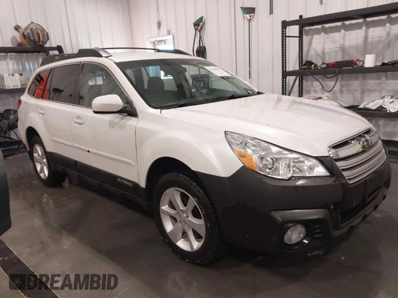 2014 Subaru Outback 2.5i Premium with VIN 4S4BRCCC6E3284922, listed as a IAAI auction lot 41446811 with 155,586 mi miles. Bid and sale history available at carsss.com. Image 1.