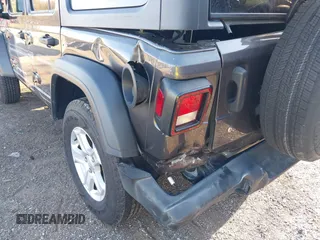 2020 Jeep Wrangler Unlimited Willys with VIN 1C4HJXDN6LW139789, listed as a IAAI auction lot 41882217 with 40,960 mi miles and . Bid and sale history available at DreamBid. Image 6.
