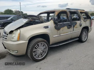 2007 Cadillac Escalade z VIN 1GYEC63847R316793, wystawiony jako Copart lot #59086055 z przebiegiem Nie podano mil oraz Nie do naprawy • Non repairable. Historia ofert i sprzedaży dostępna na DreamBid. Obrazek 1.