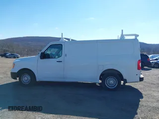 2014 Nissan NV S z VIN 1N6BF0KXXEN107999, wystawiony jako IAAI lot #40969864 z przebiegiem 161 431 mil mil oraz . Historia ofert i sprzedaży dostępna na DreamBid. Obrazek 14.