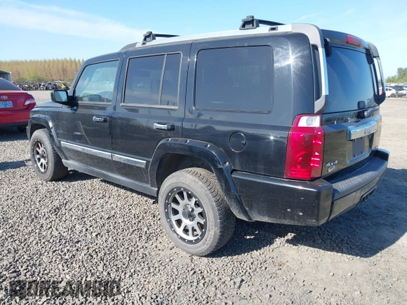 2008 Jeep Commander Overland with VIN 1J8HG682X8C140924, listed as a IAAI auction lot 42034619 with 237,939 mi miles. Bid and sale history available at carsss.com. Image 3.