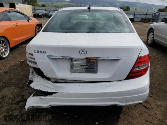 2013 Mercedes-Benz C 250 Sport с VIN WDDGF4HB7DA741925, выставлен на аукционе Copart как лот 51016215 с пробегом 104 059 миль миль и Списание • Salvage title. История ставок и продаж доступна на DreamBid. Изображение 6.