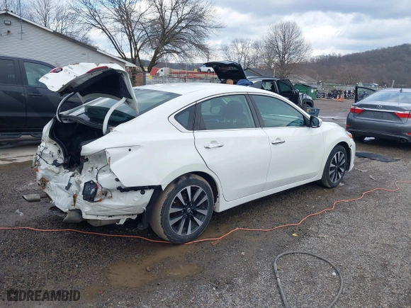 2018 Nissan Altima 2.5 SV with VIN 1N4AL3AP0JC190302, listed as a IAAI auction lot 41679072 with 84,133 mi miles. Bid and sale history available at carsss.com. Image 4.